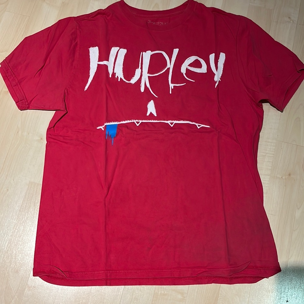 Hurley t-shirt